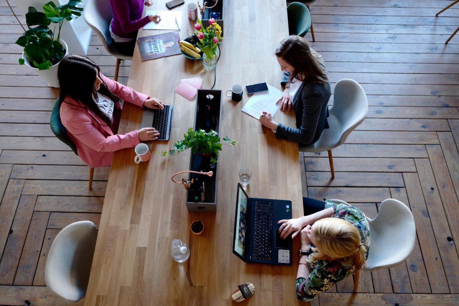 
                          Coworking Is The Best Way To Make Friends                          
