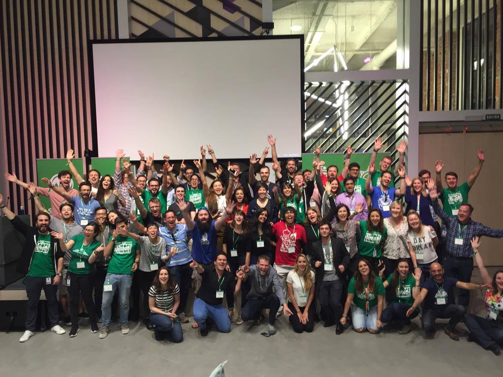 happy attendees at new york startup weekend
