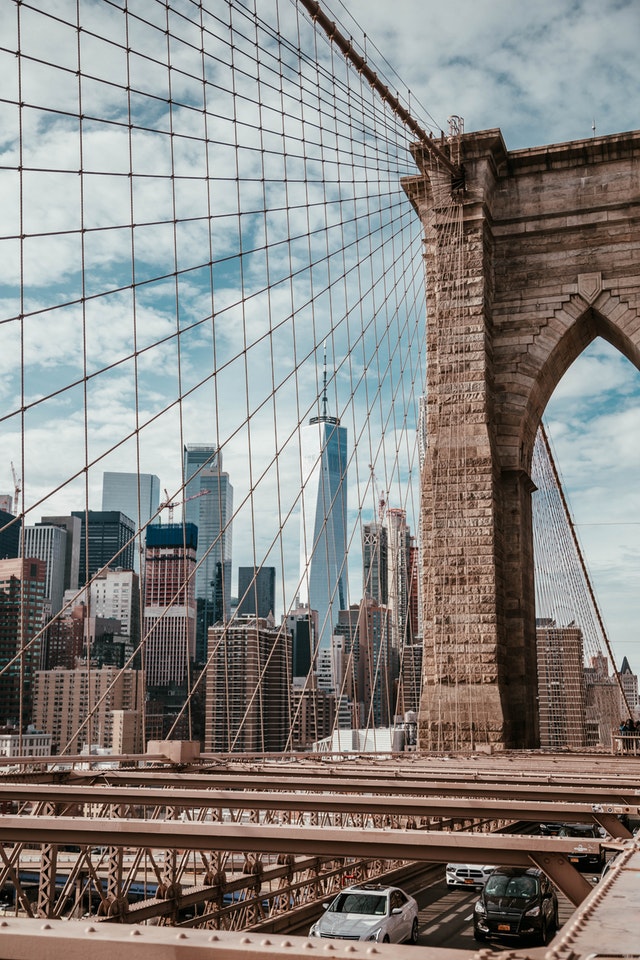 a bridge in new york city